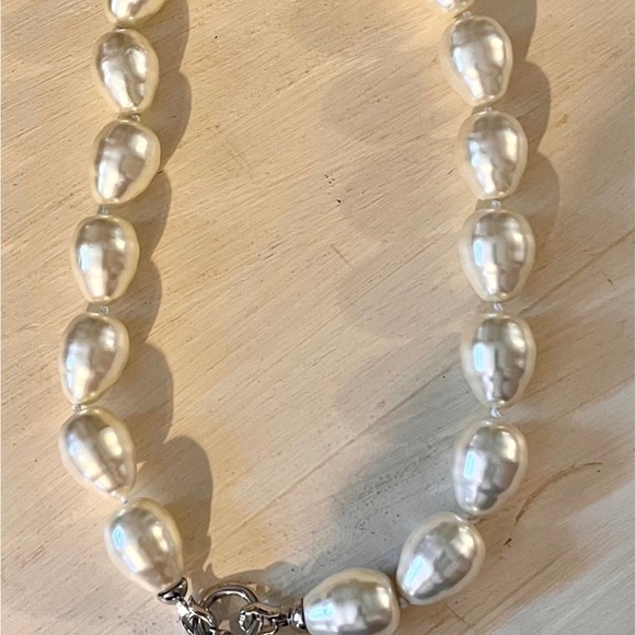 Large Brand New Freshwater Pearl Necklace with Pearl Drop Extender - Picture 4 of 4